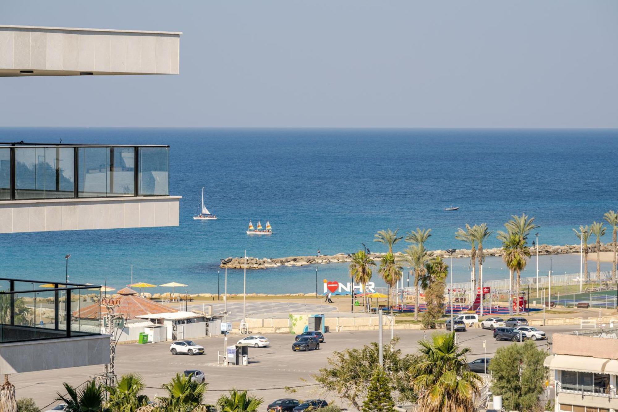 Balfour Sea View City Center Naharija Exterior foto