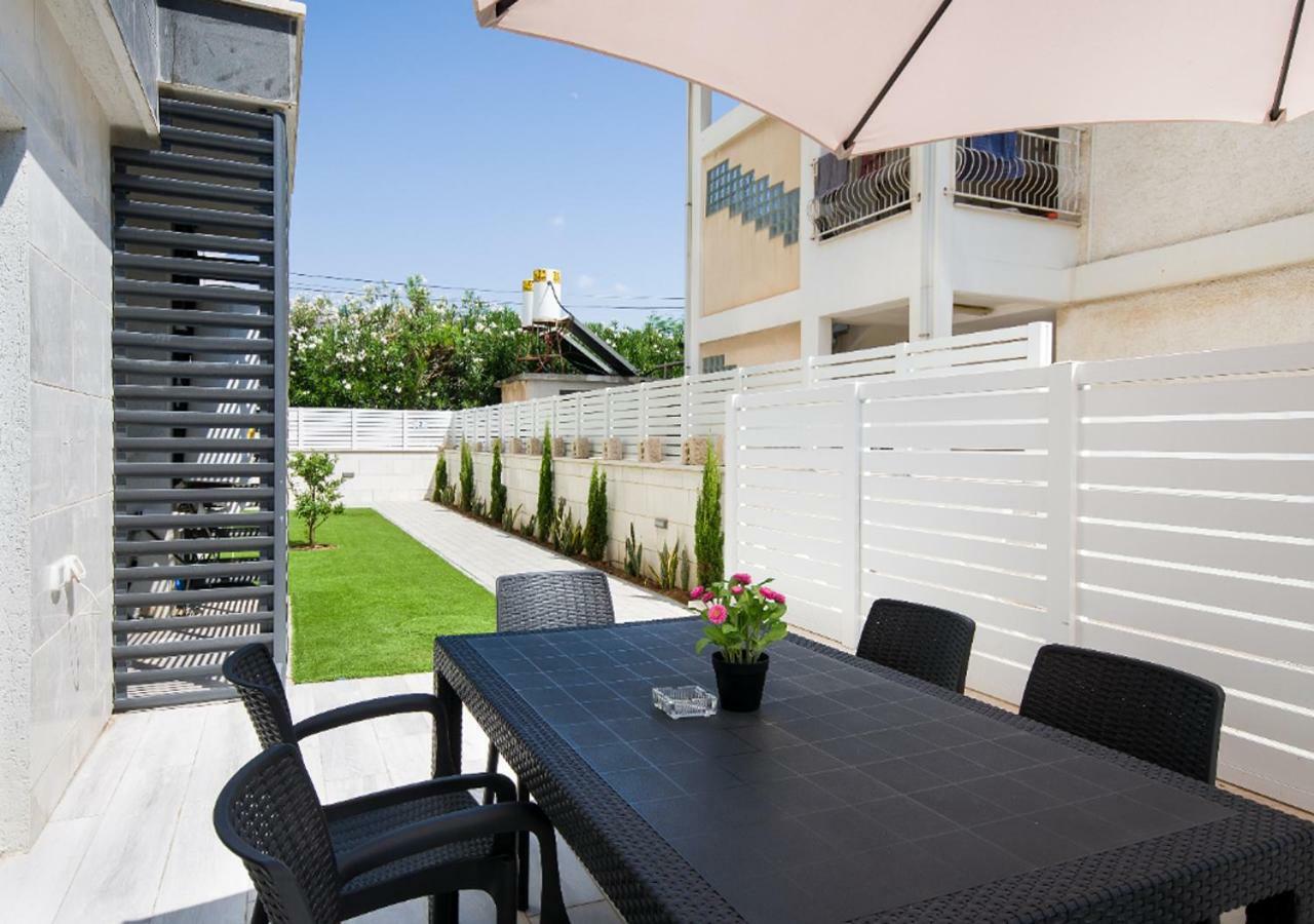Balfour Sea View City Center Naharija Exterior foto